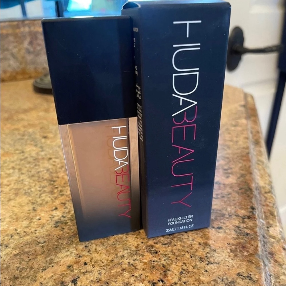 Huda beauty foundation